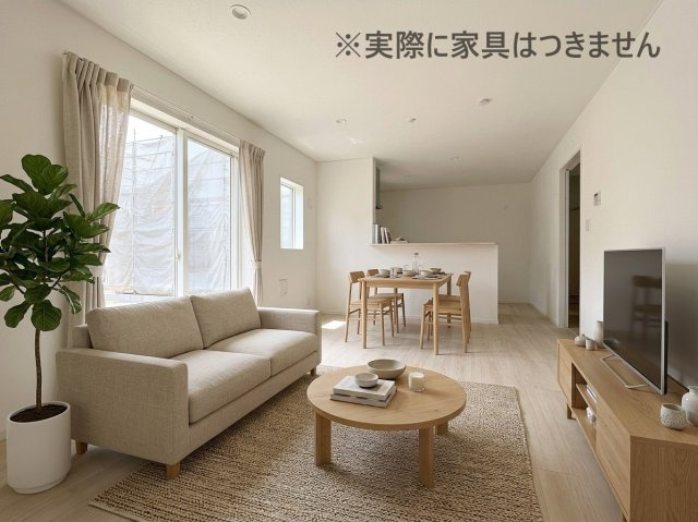 新築戸建・新築建売　郡山市安積町笹川第7　永盛小・安積中の居間・リビング|画像はバーチャルホームステージングの加工による演出で、実際の家具は付きません。