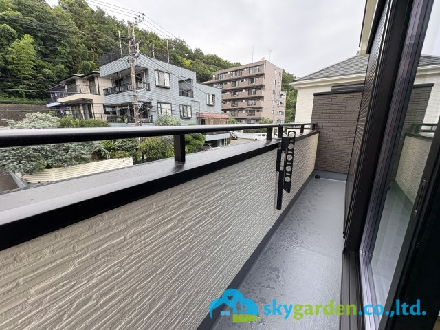 藤沢市大庭5221番　新築戸建　全3棟C号棟のバルコニー|開放的で明るい空間を演出してくれるバルコニーです