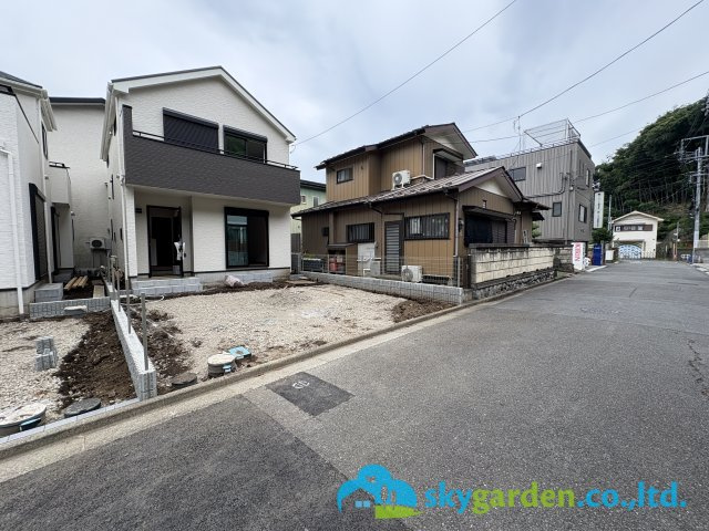 藤沢市大庭5221番　新築戸建　全3棟C号棟の前面道路含む現地写真|前面道路含む現地写真です