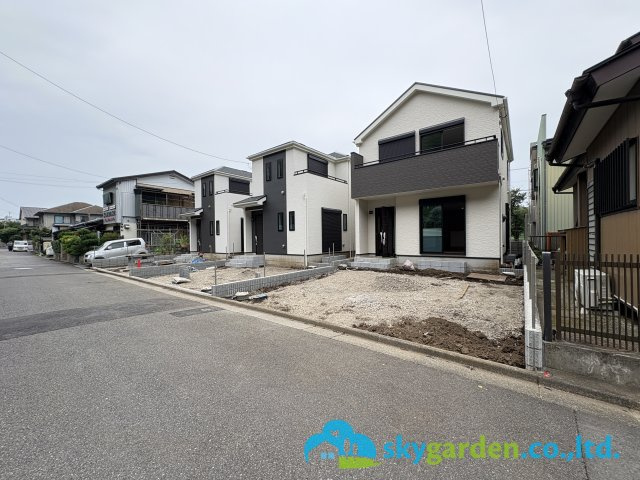 藤沢市大庭5221番　新築戸建　全3棟C号棟の前面道路含む現地写真|2026年７月１３日撮影