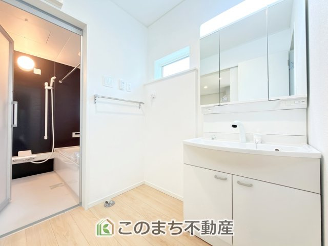 CRADLEGARDEN真岡市並木町第7の独立洗面台|シャンプードレッサーで朝の身支度♪伸びるホースでお掃除も簡単清潔です！