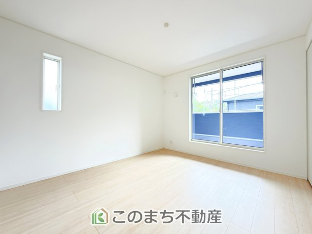 CRADLEGARDEN真岡市並木町第7の洋室|お子様のお昼寝にも便利な和室です。大きな窓から暖かな日差しが差し込みます♪