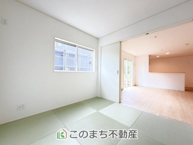CRADLEGARDEN真岡市並木町第7の和室|お子様のお昼寝にも便利な和室です。大きな窓から暖かな日差しが差し込みます♪