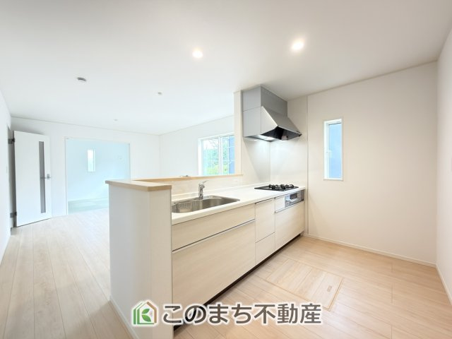 CRADLEGARDEN真岡市並木町第7のキッチン|人気の対面式キッチン☆料理をしながらご家族とコミュニケーションが取れます♪