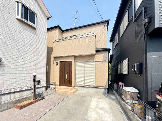 大阪府堺市西区草部1224−１６