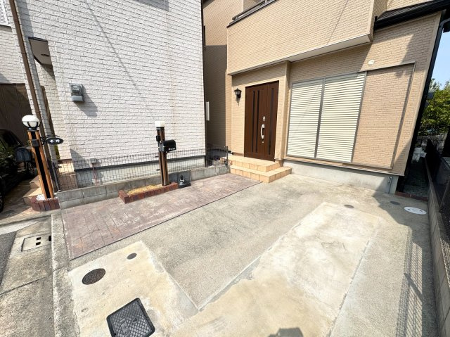大阪府堺市西区草部1224−１６の駐車場