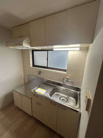レジデンス三津屋のキッチン