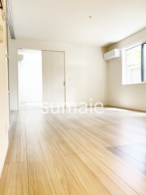 メゾン・ド・アヴニールの居間・リビング|広々リビングです！