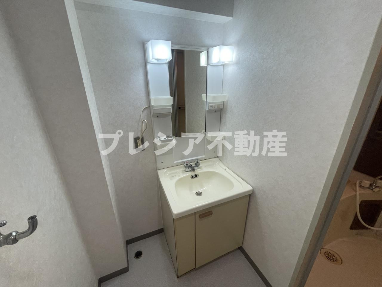 エトワール甲子園の独立洗面台