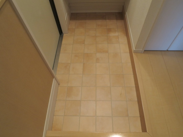 ソレーユの玄関|ゆったりと広い玄関スペースです♪