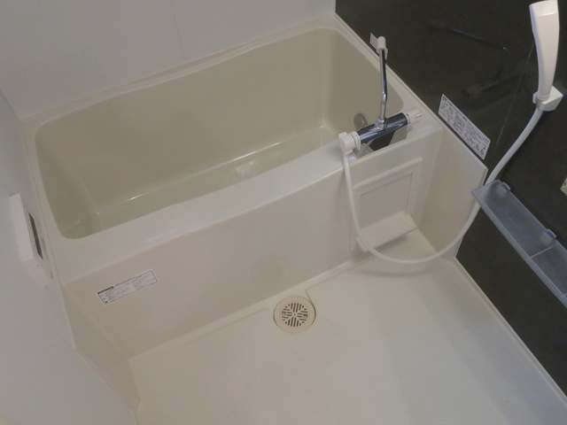 ソレーユの浴室|ゆったりとくつろげるバスルームです♪