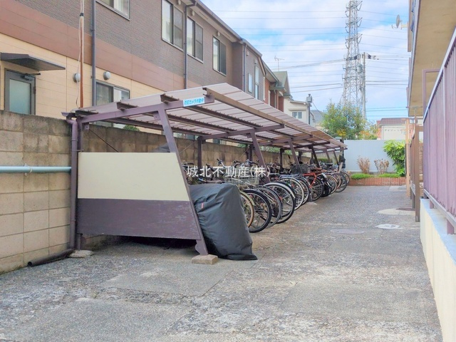 マンション三鷹台の駐輪場