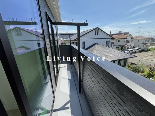 【仲介手数料０円】厚木市下川入第18　新築一戸建て　全3棟のバルコニー|厚木市下川入第18　新築一戸建て　全3棟