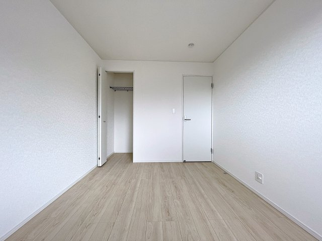 新築戸建・新築建売　郡山市安積町笹川第7　永盛小・安積中の洋室|落ち着きのある空間で自分だけのプライベートな時間をお過ごしください！