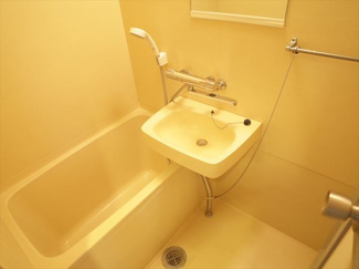 【浴室】 | YKハイツ西明石 | ※同建物別部屋の写真になります。