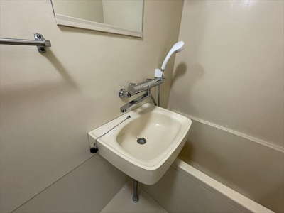 【洗面所】 | YKハイツ西明石 | ※同建物別部屋の写真になります。