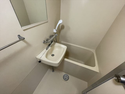 【浴室】 | YKハイツ西明石 | ※同建物別部屋の写真になります。