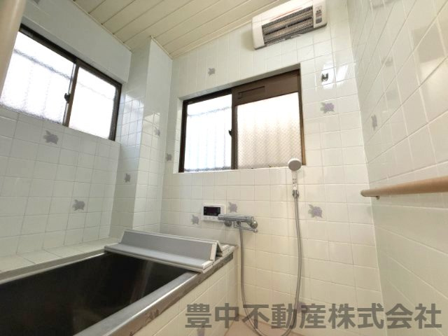 豊中市西泉丘１丁目戸建の浴室