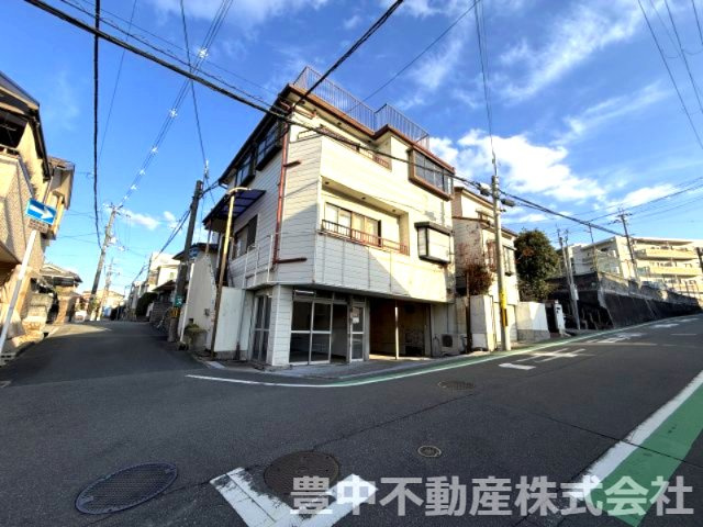 豊中市西泉丘１丁目戸建の外観