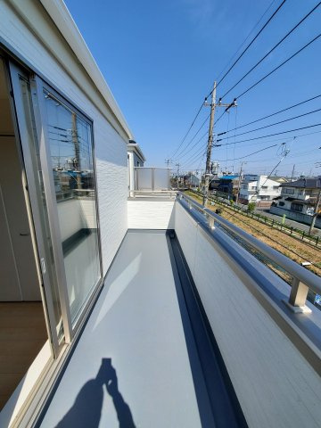 八潮市　緑町5丁目　新築戸建　全2棟のバルコニー|お洗濯にも便利なバルコニー