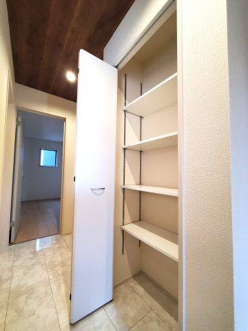 八潮市　緑町5丁目　新築戸建　全2棟の収納|専用の収納スペースです