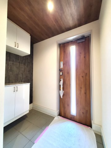 八潮市　緑町5丁目　新築戸建　全2棟の玄関|毎日通る玄関はこちらです