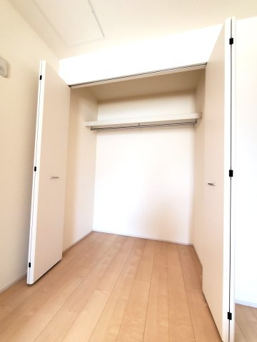 八潮市　緑町5丁目　新築戸建　全2棟の収納|便利な収納スペースです