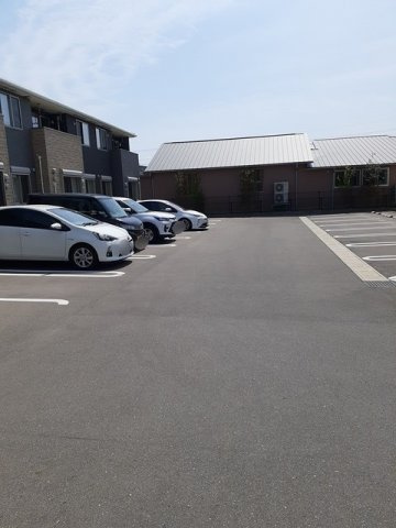 スリジエ　リアン　セカンド　Ａの駐車場|駐車スペースもあります☆