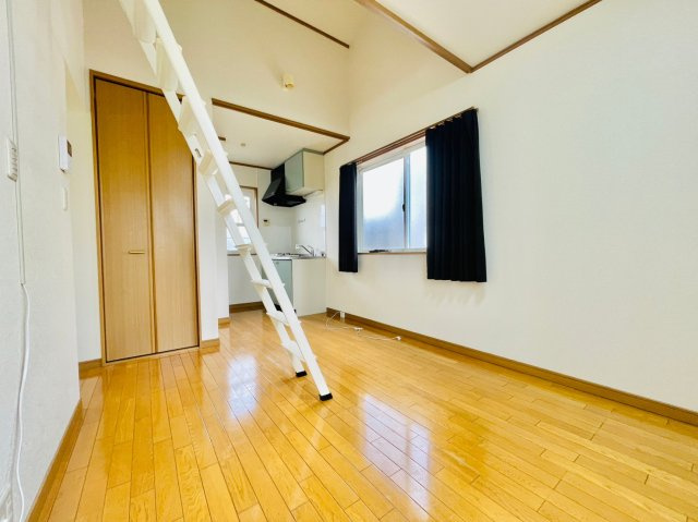Calmeリーオの洋室