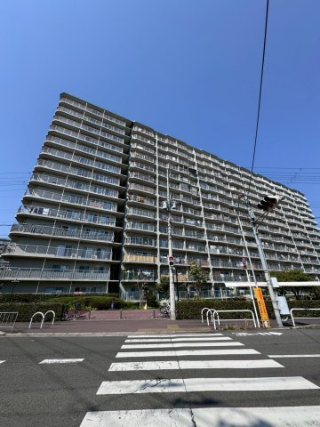 守口ハイライフA棟の外観|大阪メトロ谷町線「大日」駅まで徒歩約16分です。