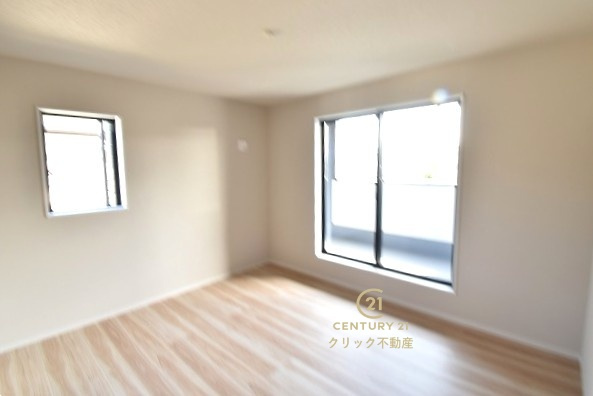 ケイアイフィット　水戸市渡里町　4期 　限定1棟！の洋室|フローリングなので重い家具も置けます。好きなものを集めてお気に入りの空間を作るのも楽しみですね。