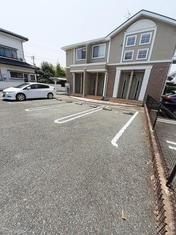 熊本市東区保田窪本町のアパートの駐車場|駐車スペースもあります