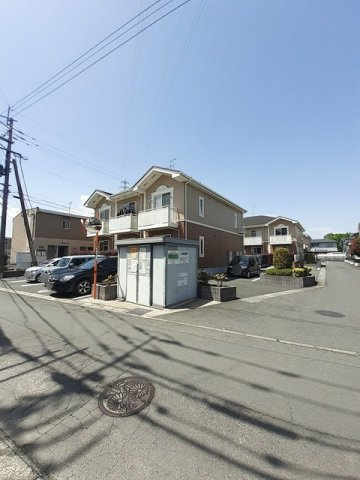 菊池郡菊陽町花立１丁目のアパートの駐車場|カースペースがあります