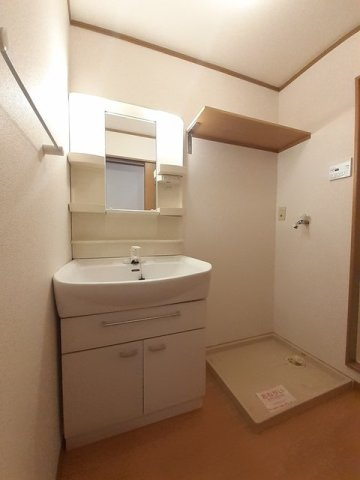 菊池郡菊陽町花立１丁目のアパートの洗面所|忙しい朝には欠かせない洗面所です