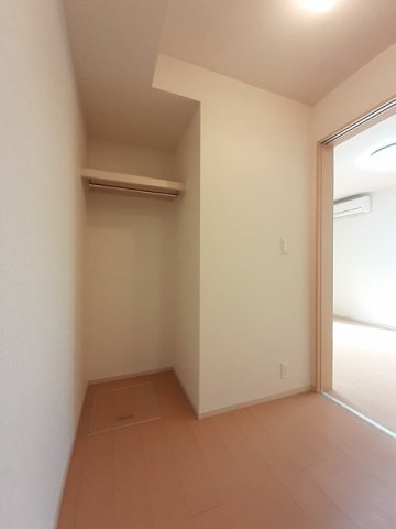 合志市須屋のアパートの収納|たっぷりとした収納スペースです