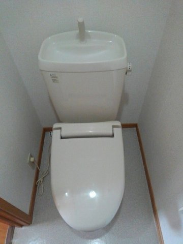 合志市須屋のアパートのトイレ|清潔感のあるトイレです