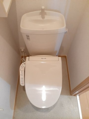 菊池郡菊陽町花立３丁目のアパートのトイレ|コンパクトで使いやすいトイレです