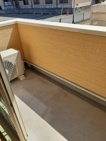 菊池郡菊陽町花立３丁目のアパートのバルコニー|外からの目が気にならないバルコニーで洗濯物が干せます