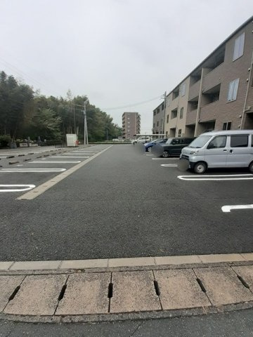 シャルム　シルバの駐車場|駐車場があります