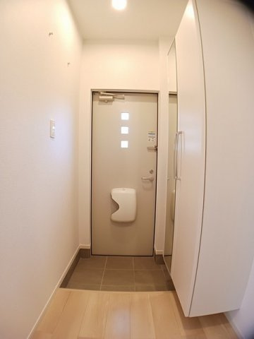 合志市須屋のアパートの玄関|毎日通る玄関はこちらです