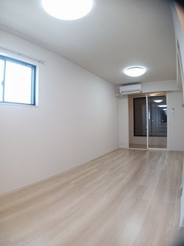 合志市須屋のアパートの居間・リビング|こちらのリビングで趣味の時間をお楽しみください