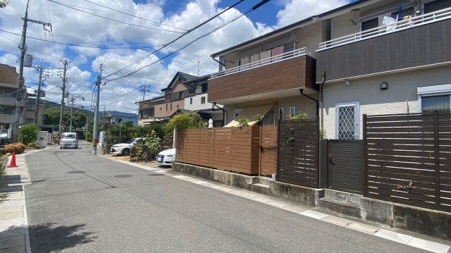 ペルル寺門の周辺