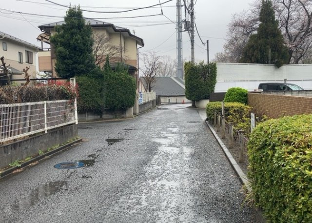 【展望】 | センチュリー八王子ひよどり山 | 眺望の良さを楽しめるダイニングキッチンで家族団らんの時間を過ごしてはいかがでしょうか。バルコニーから見える景色を家族で眺める時間は、時間が経つのを忘れてしまいそうですね。是非、現地を見に行きましょう！