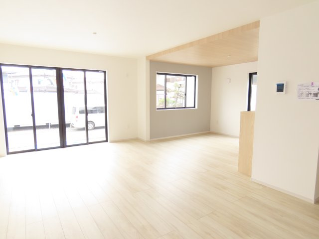 坂戸市柳町新築戸建の居間・リビング