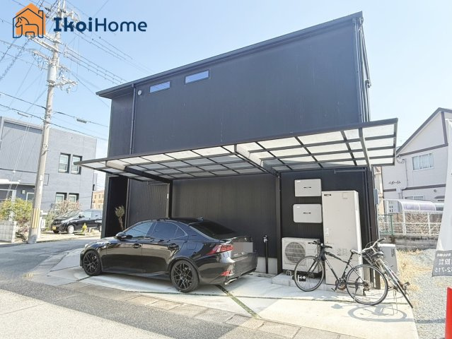 明石市大久保町西島　中古戸建の前面道路含む現地写真|前面道路は広々しています。駐車がし易く、車の対面のすれ違いも楽にできます。
