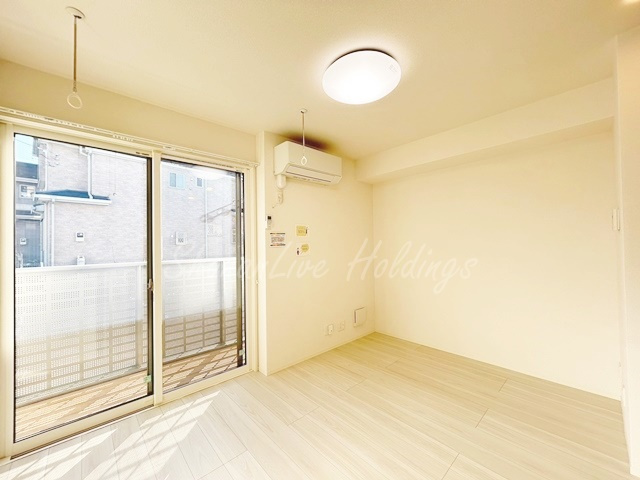 大和市深見西１丁目のアパートの居間・リビング