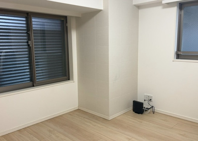 【寝室】 | ミオカステーロ八王子Ⅱ | 寝室でゆっくりと過ごすためにはベッド周りの適度な空間を担保することや窓の位置、照明の明るさ、寝室の広さなどを考える必要があります。自身や家族の構成とライフスタイルに併せて寝室にする部屋を選びましょう！