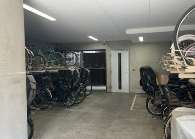 【駐輪場】 | ミオカステーロ八王子Ⅱ | マンションの駐輪場は、事前に空きがあるか確認を取ると安心です。せっかく入居したのに駐輪スペースがない！なんてことになったら大変ですよね。そこで、内見時や購入前にはまず事前に確認しておくと良いでしょう。