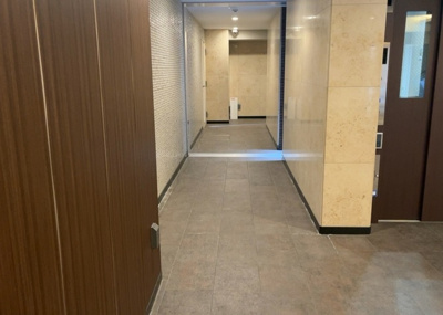 【その他共用部分】 | ミオカステーロ八王子Ⅱ | 共有部分は、住民なら誰もが使える設備のこと。例えば駐車場やエレベーター、インターネット設備、セキュリティ設備などがあります。他にも、マンションの廊下・外部階段やエントランス・ゴミ置き場などがあります。