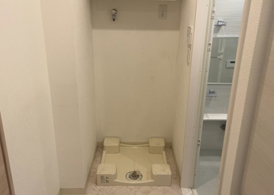 【ランドリースペース】 | ミオカステーロ八王子Ⅱ | ランドリースペースも気になります。洗濯機置場があり「洗う、干す、取り込む、アイロンがけ、たたむ」など、洗濯に関する家事をするための空間です。広さや収納など付帯設備も含めて、詳細は現地でご確認ください。